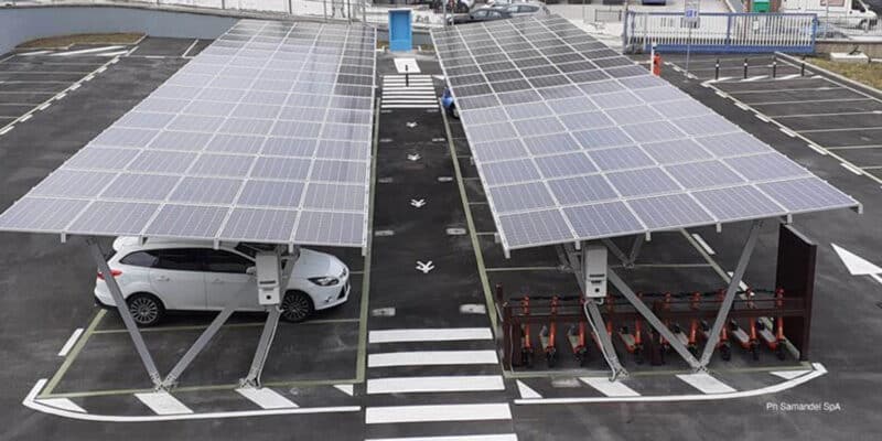 Photovoltaik auf einem Parkplatz